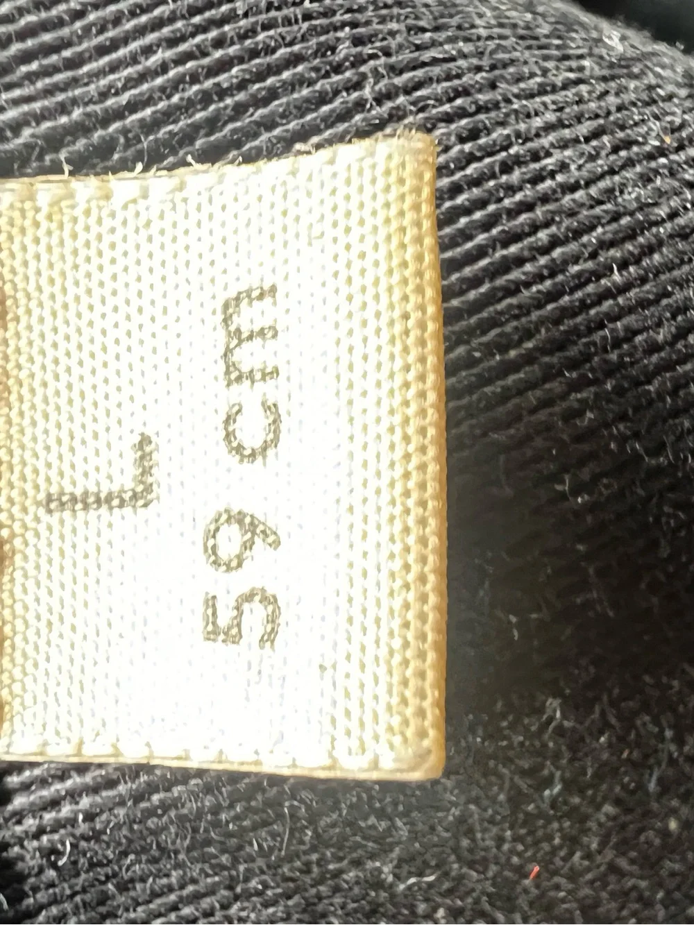 Unisex Gucci hat in black only worn 5 times